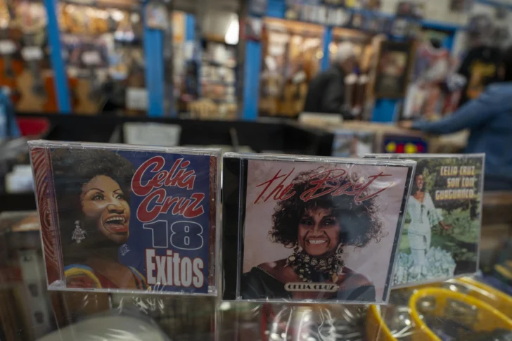 Homenajes a Celia Cruz empiezan con mucha azúcar