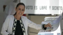 Qué se juegan el gobierno de Sheinbaum y México tras la inédita elección de los jueces del país mediante el voto popular