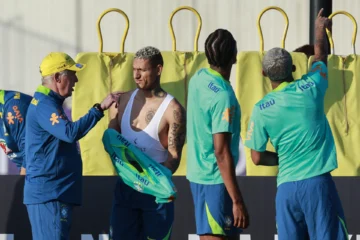 La selección de Brasil ya entrena en Ecuador con Ancelotti a horas de su debut