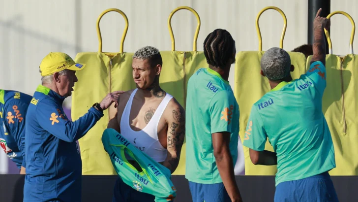 La selección de Brasil ya entrena en Ecuador con Ancelotti a horas de su debut La selección de Brasil ya entrena en Ecuador con Ancelotti a horas de su debut