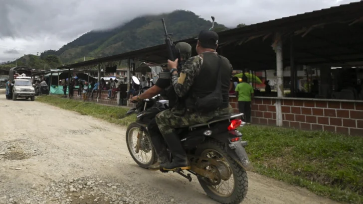 Ejército colombiano afirma que 57 militares fueron secuestrados por civiles bajo presión de disidencias de las FARC
