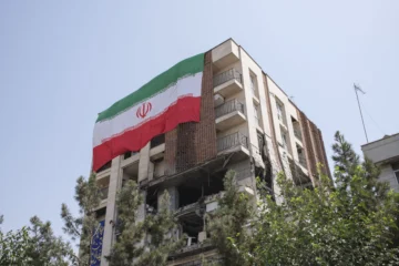 Viceministro de Exteriores iraní pide compensaciones a EE.UU. por daños tras los ataques