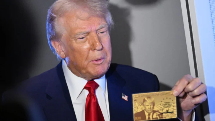 Trump presenta sitio web para visa de residencia estadounidense de 5 millones de dólares