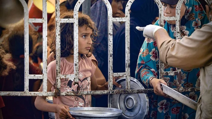 'Una trampa mortal': la ONU estima que más de 400 palestinos han muerto tratando de obtener ayuda de la polémica Fundación Humanitaria de Gaza