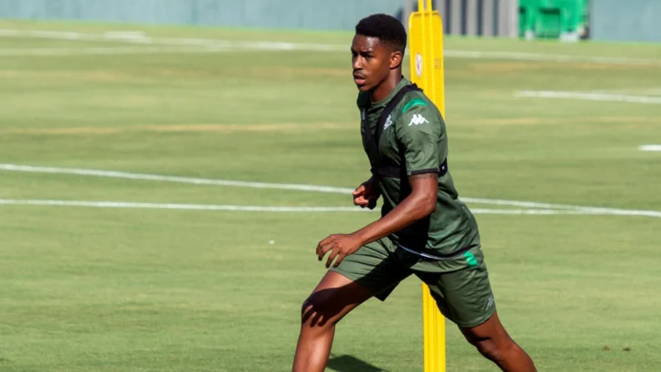 Dominicano Junior Firpo fichará por tres campañas con el español Real Betis