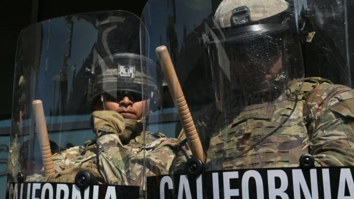 700 Marines y 2000 reservistas adicionales en Los Ángeles tras tres días de disturbios