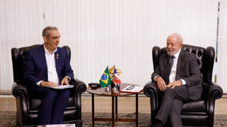 Abinader y Lula hablan de Haití y de acuerdos bilaterales en el marco de encuentro Brasil-Caribe