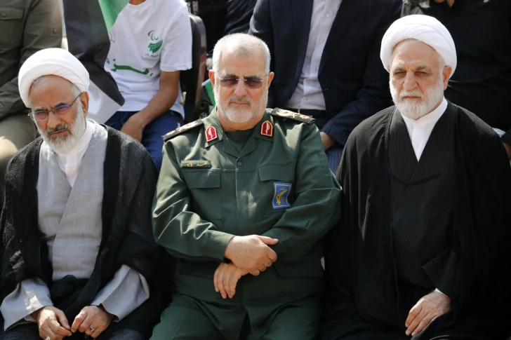  general Mohammad Pakpour, asiste al funeral del general iraní Abbas Nilforoushan, fallecido en el ataque israelí contra Beirut, la capital libanesa, el 27 de septiembre, en Teherán, Irán, el 15 de octubre de 2024.(Photo by Fatemeh Bahrami / Anadolu via AFP)