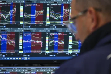 Wall Street cierra verde por datos de inflación y resultados de Oracle