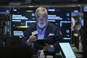 Ruptura Trump-Musk llega a Wall Street que cae por Tesla y desempleo