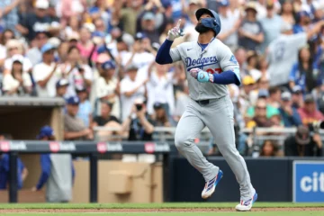 Venezolano da triunfo a D’backs con tercer Grand Slam y Padres ganan gracias a Teoscar Hernández