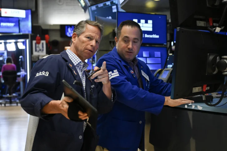 Wall Street termina a la baja aplastada por escalada bélica en Medio Oriente