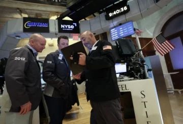 Wall Street cierra en verde mientras precio del petróleo cae tras ataque de Irán