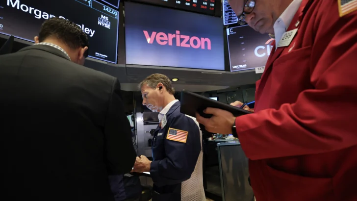 Wall Street cierra en verde tras anuncio de reanudación comercial EEUU-Canadá Wall Street cierra en verde tras anuncio de reanudación comercial EEUU-Canadá