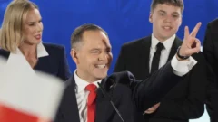 El candidato nacionalista y conservador Karol Nawrocki gana las elecciones presidenciales polacas