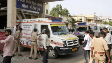 Hallan una caja negra del avión que se estrelló en India matando a más de 260 personas