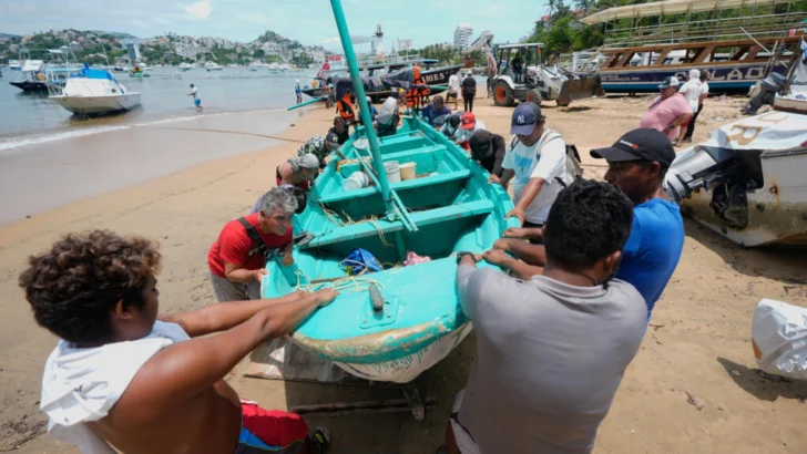 El huracán Erick se fortalece a categoría 3 mientras se aproxima a México