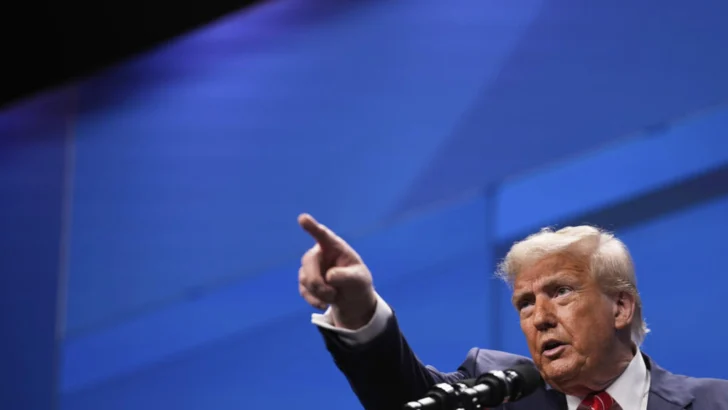 Trump rechaza inteligencia de EE. UU. sobre Irán y repite patrón