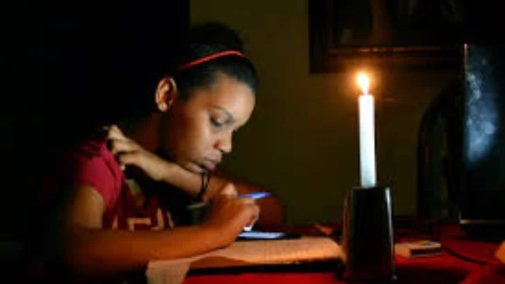 Unos 64,144 hogares aún carecen de acceso a la red eléctrica, informa Energía y Minas