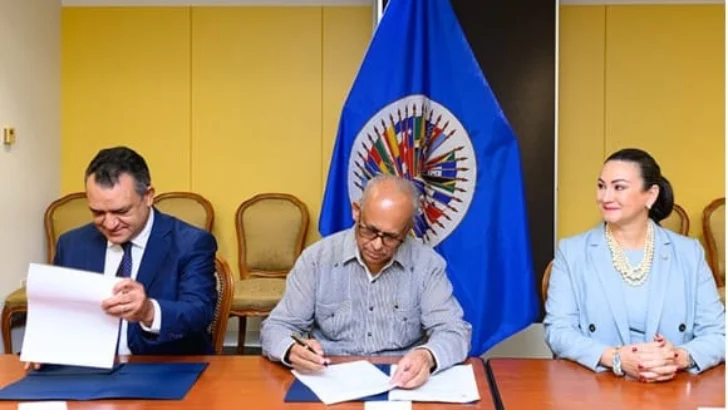 JCE firma acuerdos con OEA e IFES para fortalecer gestión e integridad JCE firma acuerdos con OEA e IFES para fortalecer gestión e integridad