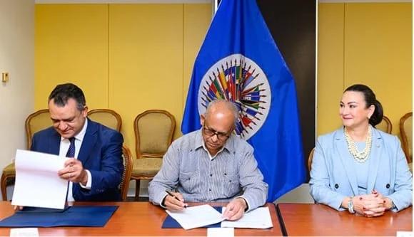 JCE firma acuerdos con OEA e IFES para fortalecer gestión e integridad