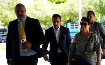 Más familias denuncian a dueños de discoteca Jet Set arrestados por colapso
