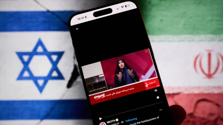 Irán llama a evacuar las cadenas israelíes tras ataque contra su televisión estatal Irán llama a evacuar las cadenas israelíes tras ataque contra su televisión estatal
