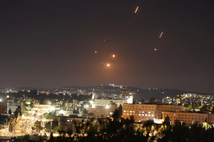 Un misil impacta en Tel Aviv tras el ataque de Irán