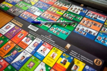 Abajo el que suba, el espejismo del poder y la miopía del grupismo político