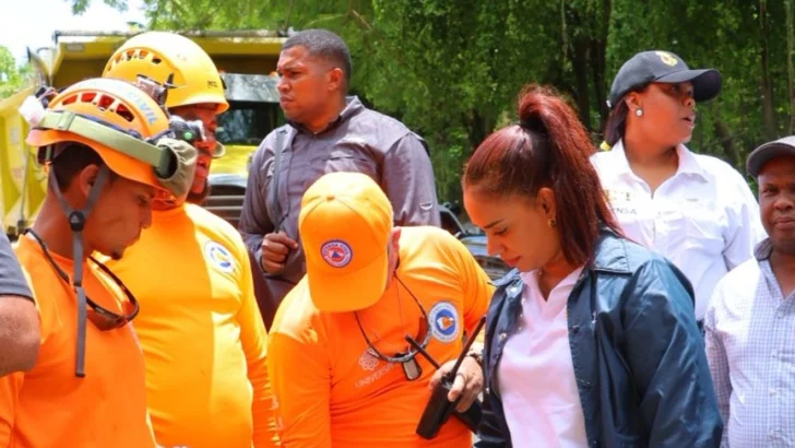 Continúa la búsqueda de la niña de 5 años arrastrada por una cañada en Santo Domingo Norte