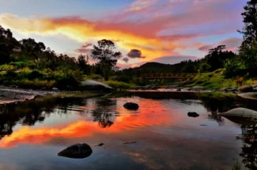 Un valle plural y de una sola sombra: Antología de poesía constancera Un valle plural y de una sola sombra: Antología de poesía constancera
