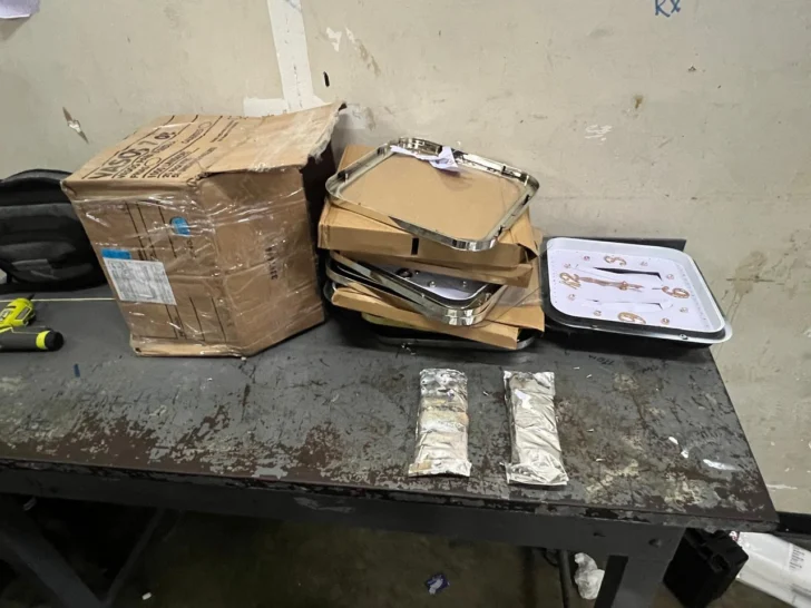 DNCD decomisa 300 gramos de cocaína ocultos en reloj enviado a Estados Unidos