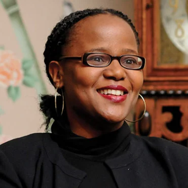 'Entre la piscina y las gardenias', de Edwidge Danticat: espejismos de una maternidad robada