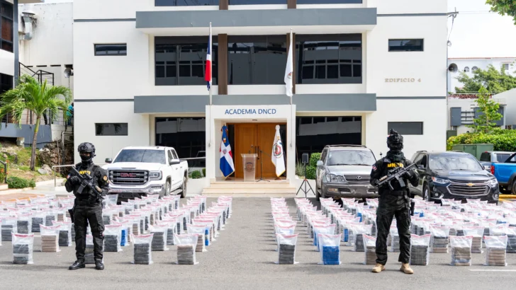 Decomisan más de 1.3 toneladas de cocaína en San Pedro de Macorís Decomisan más de 1.3 toneladas de cocaína en San Pedro de Macorís