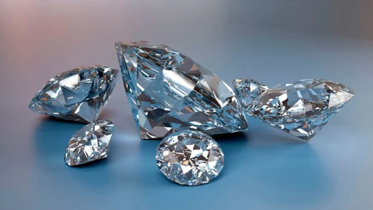Los nombres de dos piedras preciosas Los nombres de dos piedras preciosas
