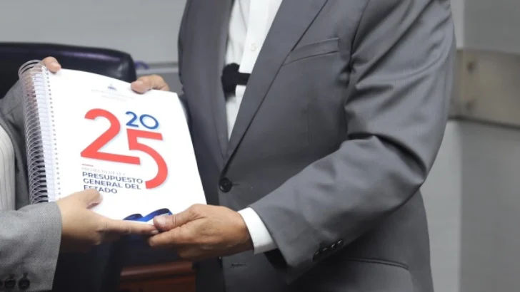 Paliza atribuye a factores externos reducción del 5% al 3.5% del crecimiento del PIB