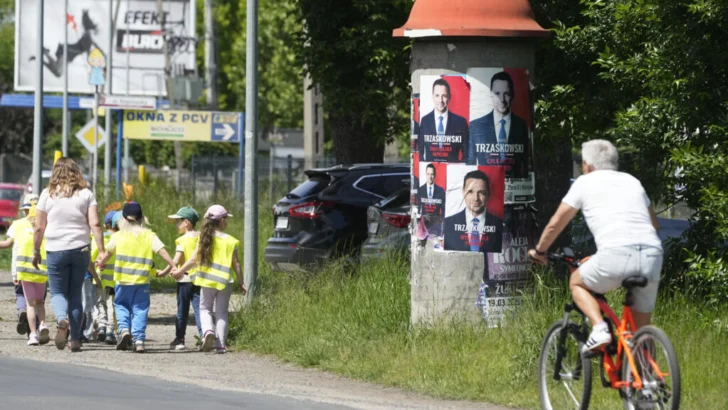 Polonia vota en balotaje presidencial entre un proeuropeo y un nacionalista