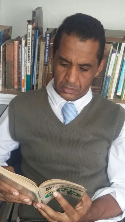  Eloy Alberto Tejera, poeta y narrador.