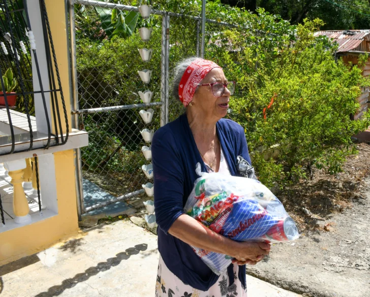 Comedores Económicos realiza operativo de entrega de raciones crudas en Manabao