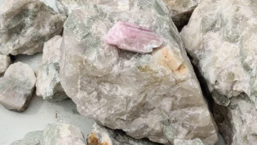 Francia y Argentina firman un acuerdo sobre minerales críticos