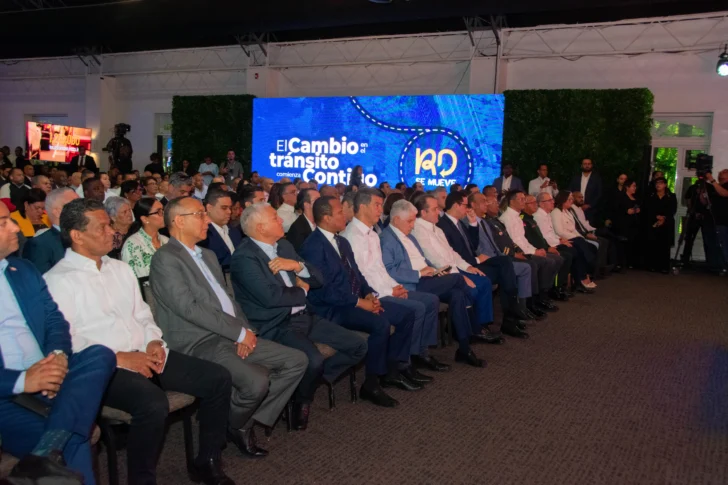 Gobierno cambiará de horario de servidores públicos para descongestionar el tránsito