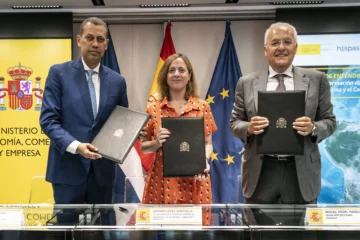 Indotel firma acuerdo con España e Hispasat para impulsar conectividad satelital Indotel firma acuerdo con España e Hispasat para impulsar conectividad satelital
