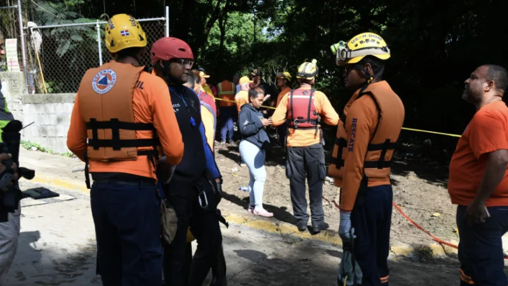 Hallan cuerpo de niña arrastrada por cañada en Santo Domingo Norte