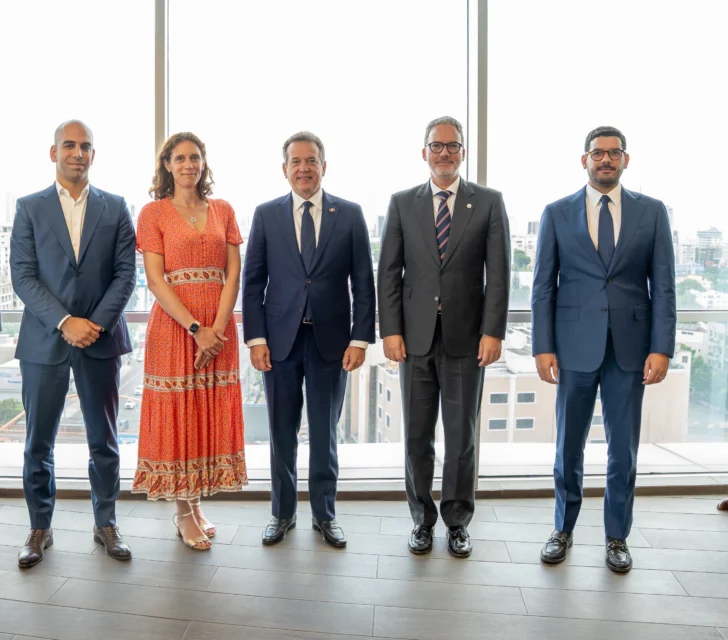 RD fortalece compromiso con la gestión de los residuos plásticos durante visita del Foro Económico Mundial