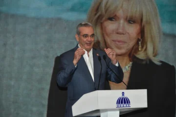 Sargazo, justicia social y transporte: los ejes de la gira internacional de Abinader