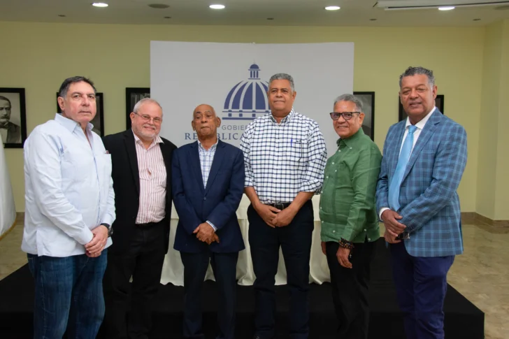 Jose-Enrique-Garcia-primer-dominicano-en-ganar-el-Premio-Internacional-Pedro-Henriquez-Urena-1-728x485 Jose-Enrique-Garcia-primer-dominicano-en-ganar-el-Premio-Internacional-Pedro-Henriquez-Urena-1-728x485