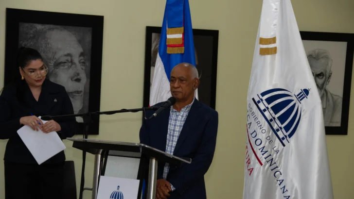 José Enrique García, primer dominicano en ganar el Premio Internacional Pedro Henríquez Ureña
