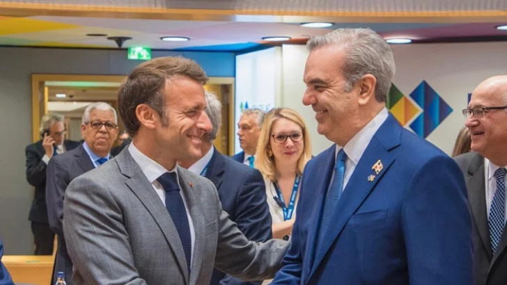 Macron ofrece a Abinader financiar tren metropolitano
