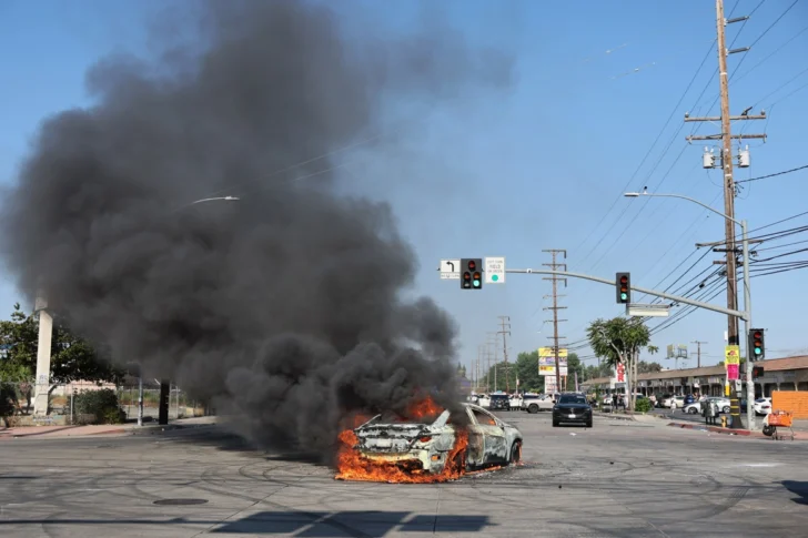 La Guardia Nacional de EEUU llega a Los Ángeles para aplacar las protestas contra redadas