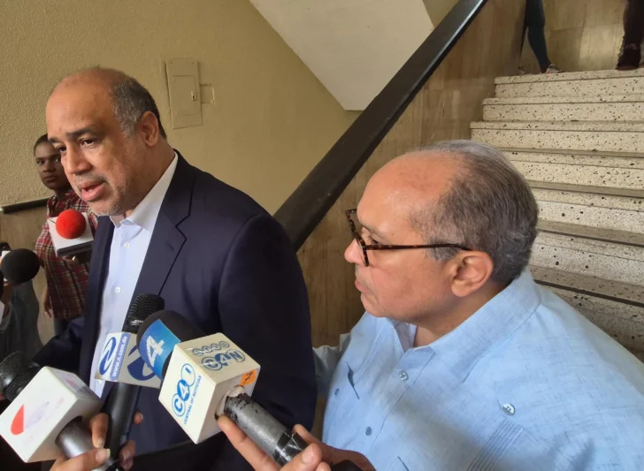 Defensa de hermanos Espaillat espera ejecución de orden para su liberación